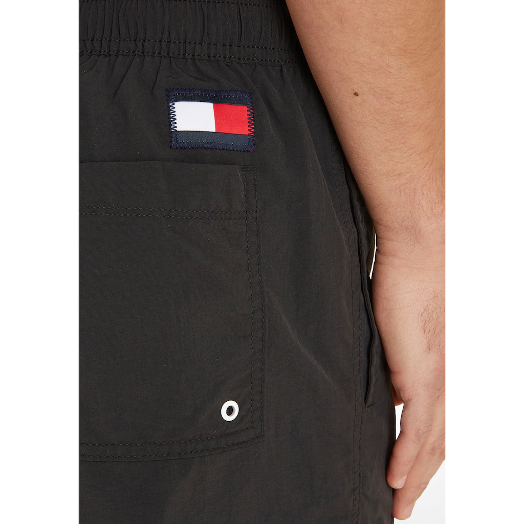Tommy Hilfiger Swimwear Badeshorts »SF MEDIUM DRAWSTRING«, Mit Tommy Hilfiger Markenlabel 3 Tommy Hilfiger Swimwear Badeshorts »SF MEDIUM DRAWSTRING«, Mit Tommy Hilfiger Markenlabel – Bild 3